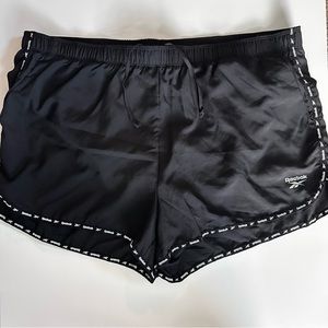 Women’s XL Reebok athletic shorts size